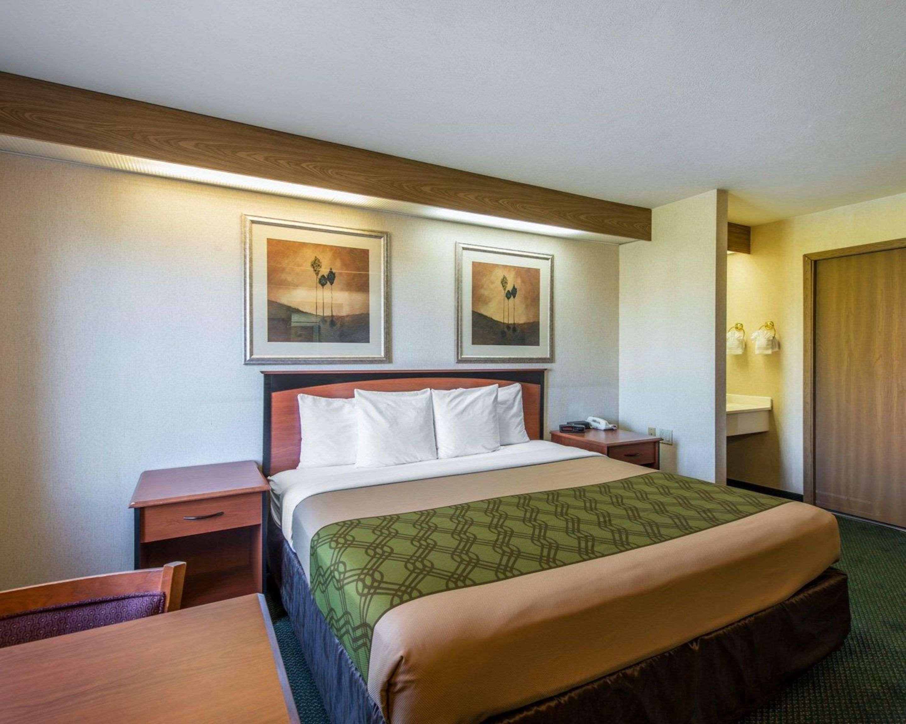 Econo Lodge North Academy Colorado Springs Exterior photo