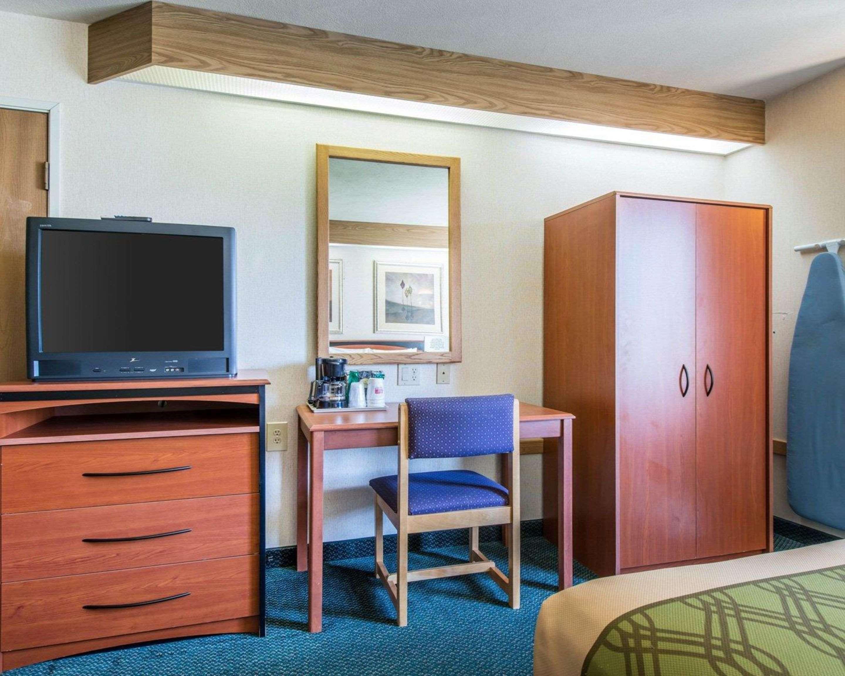 Econo Lodge North Academy Colorado Springs Exterior photo