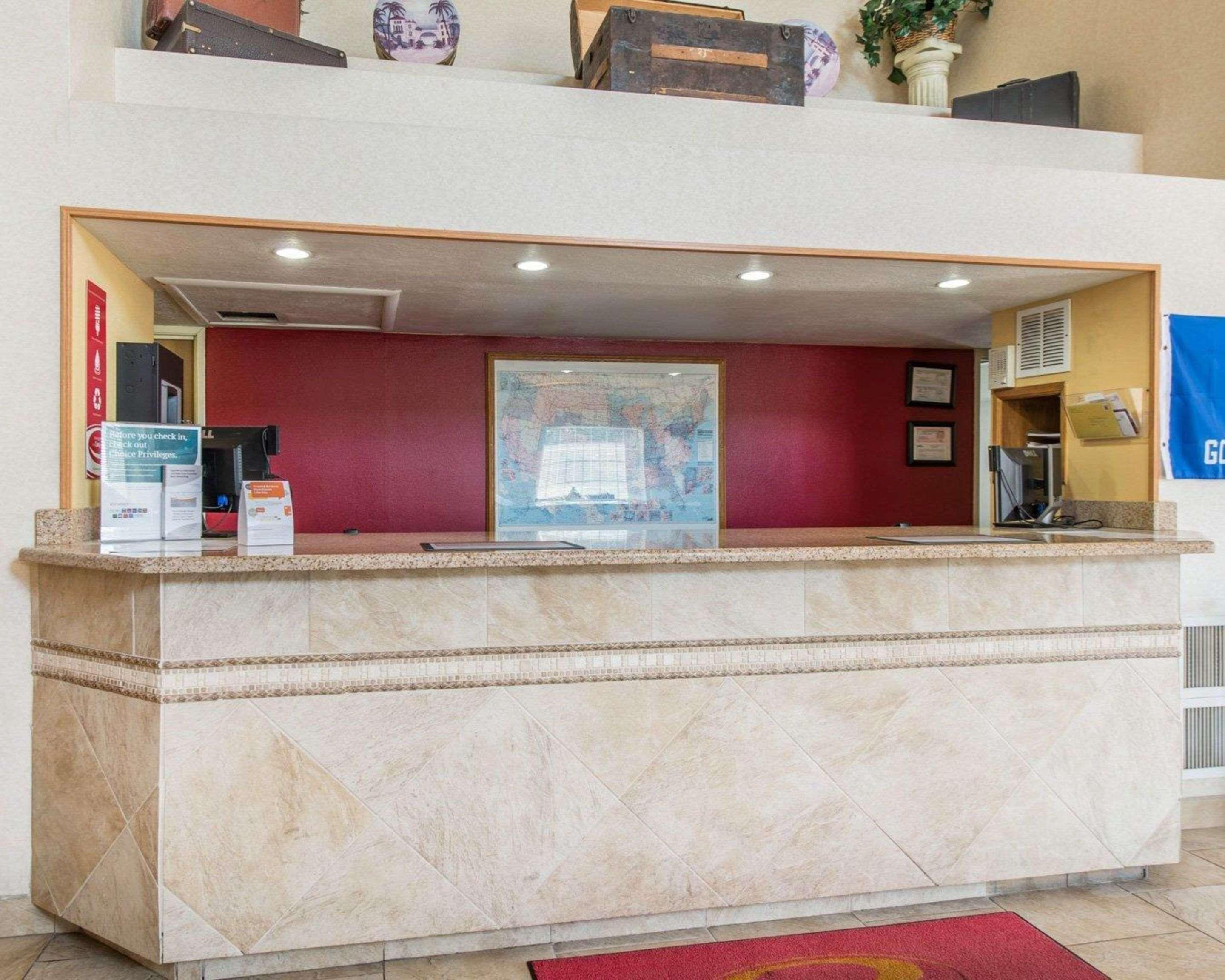 Econo Lodge North Academy Colorado Springs Exterior photo